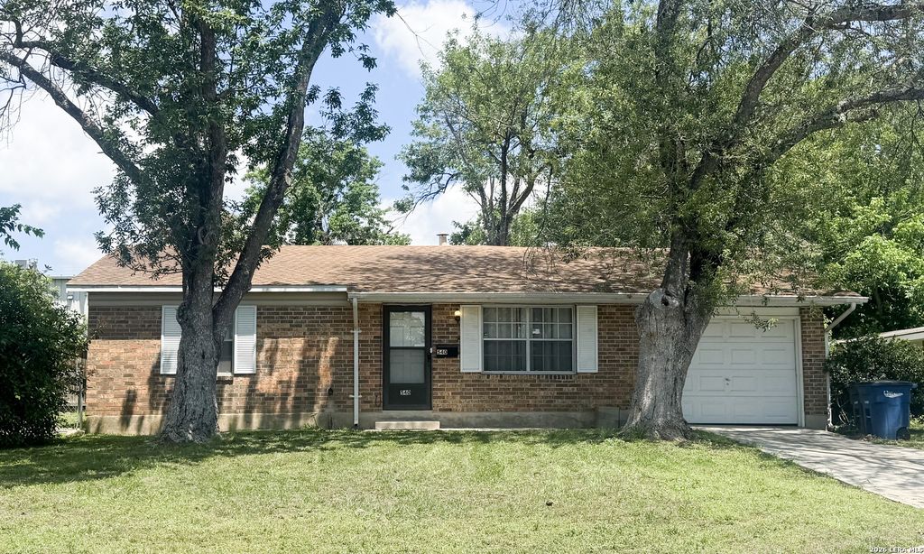 540 Southeast, New Braunfels, TX 78130