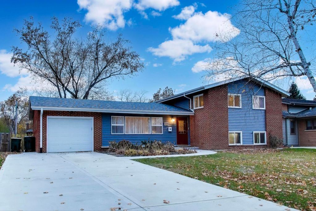 6 S Waterman Avenue, Arlington Heights, IL 60004