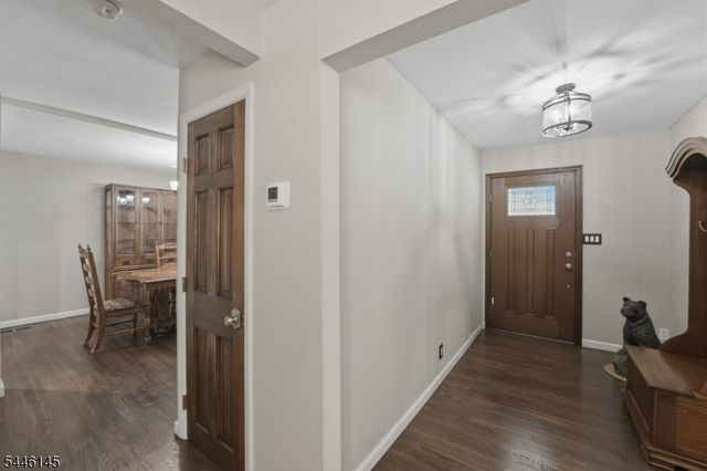 5 Greenwood Ave, Hopatcong Boro, NJ 07874