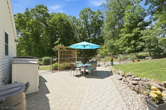 5 Greenwood Ave, Hopatcong Boro, NJ 07874