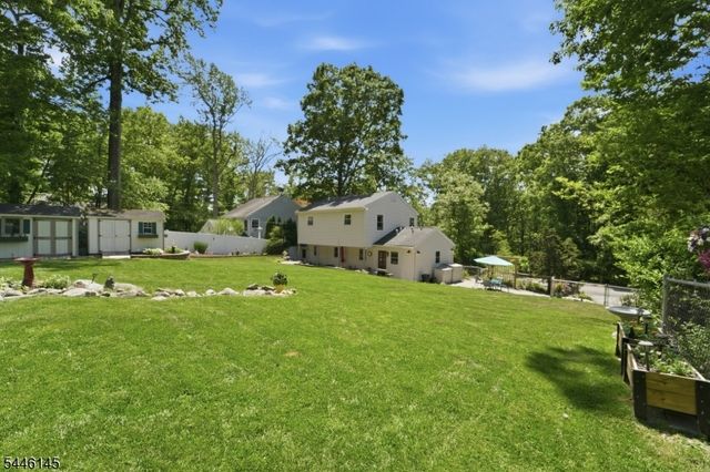 5 Greenwood Ave, Hopatcong Boro, NJ 07874