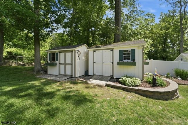 5 Greenwood Ave, Hopatcong Boro, NJ 07874