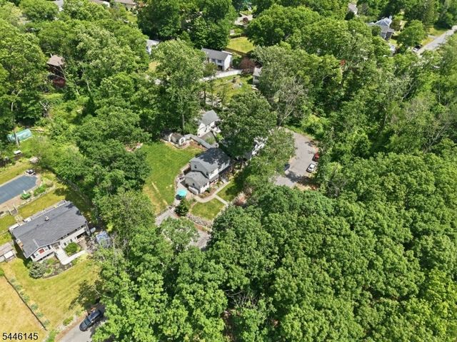 5 Greenwood Ave, Hopatcong Boro, NJ 07874