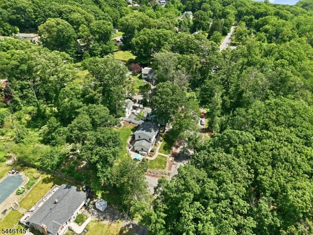 5 Greenwood Ave, Hopatcong Boro, NJ 07874