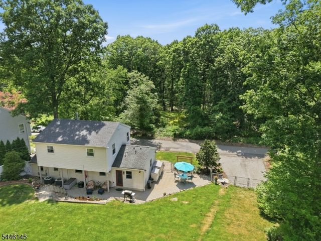 5 Greenwood Ave, Hopatcong Boro, NJ 07874