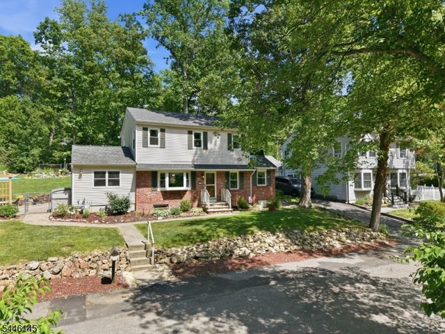 5 Greenwood Ave, Hopatcong Boro, NJ 07874
