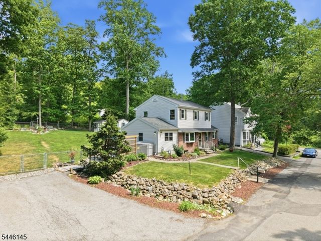 5 Greenwood Ave, Hopatcong Boro, NJ 07874