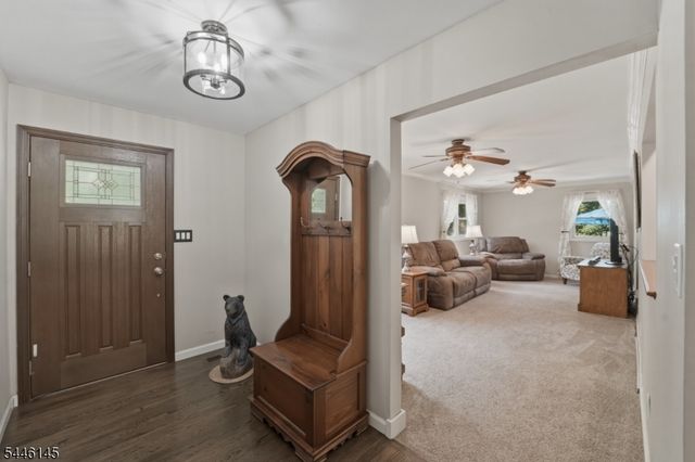 5 Greenwood Ave, Hopatcong Boro, NJ 07874