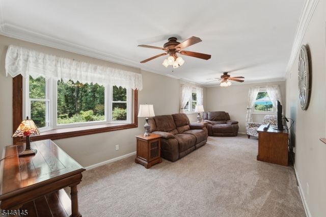 5 Greenwood Ave, Hopatcong Boro, NJ 07874