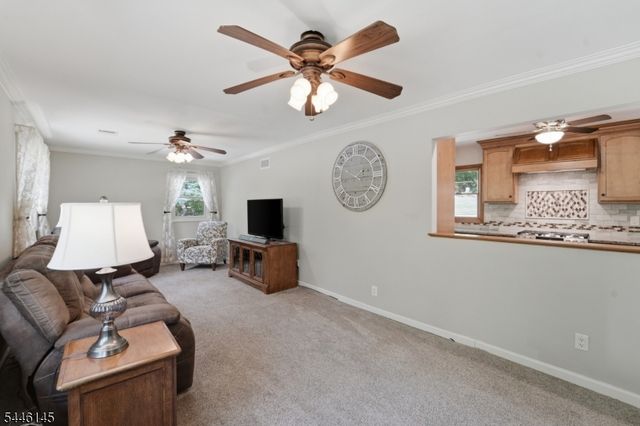 5 Greenwood Ave, Hopatcong Boro, NJ 07874