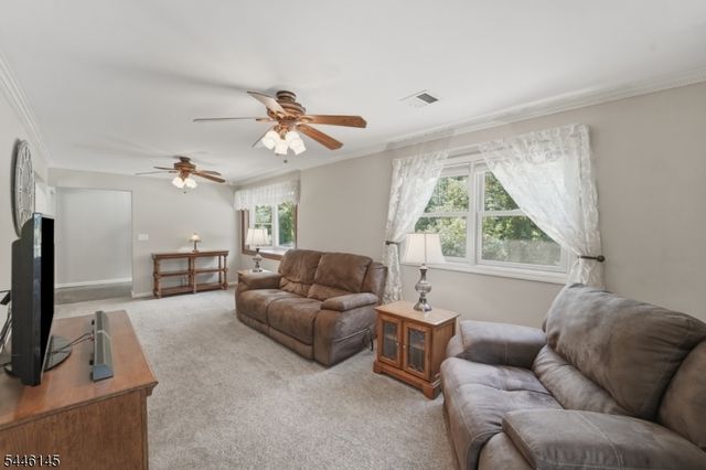 5 Greenwood Ave, Hopatcong Boro, NJ 07874
