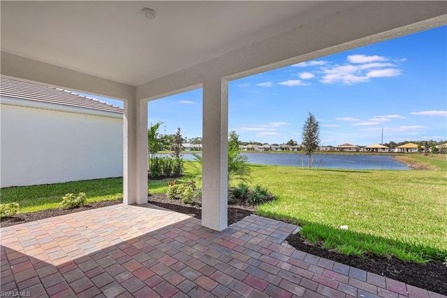437 Tamarindo LN, Naples, FL 34114