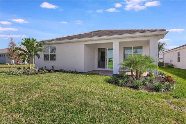 437 Tamarindo LN, Naples, FL 34114