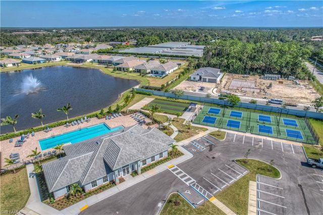 437 Tamarindo LN, Naples, FL 34114