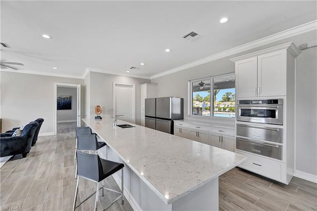 437 Tamarindo LN, Naples, FL 34114