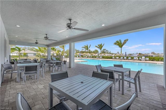 437 Tamarindo LN, Naples, FL 34114