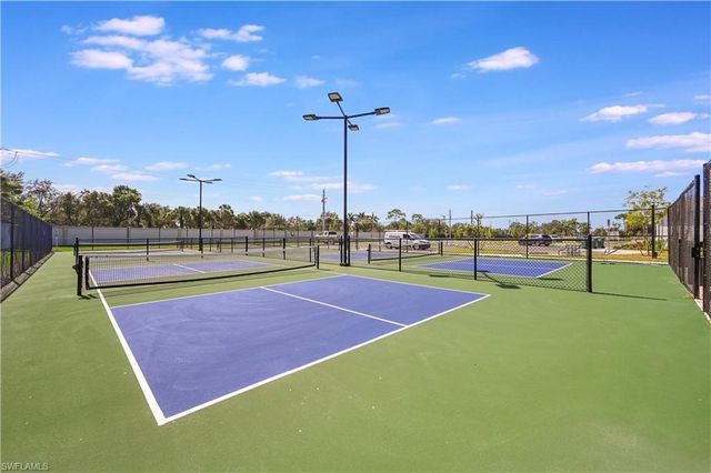 437 Tamarindo LN, Naples, FL 34114