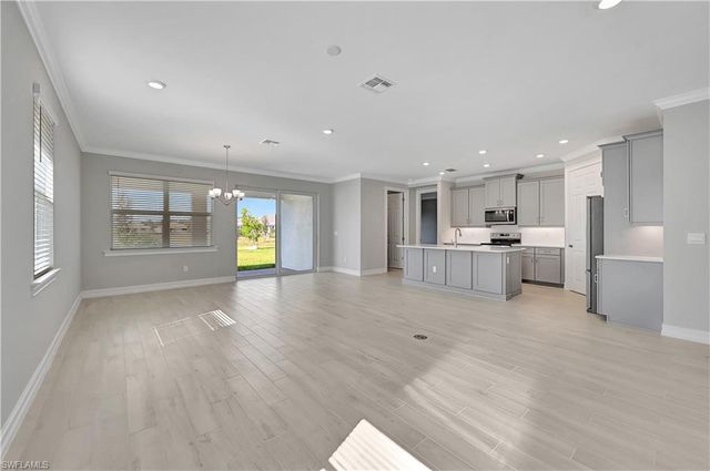 437 Tamarindo LN, Naples, FL 34114