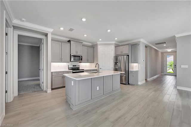 437 Tamarindo LN, Naples, FL 34114