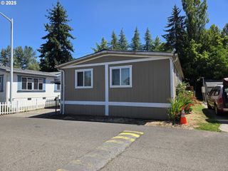 15758 Se HIGHWAY 224 106, Damascus, OR 97089