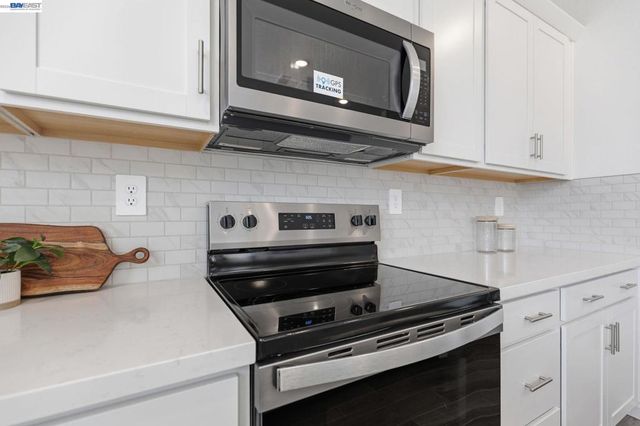 2261 Hewins Street, Manteca, CA 95337