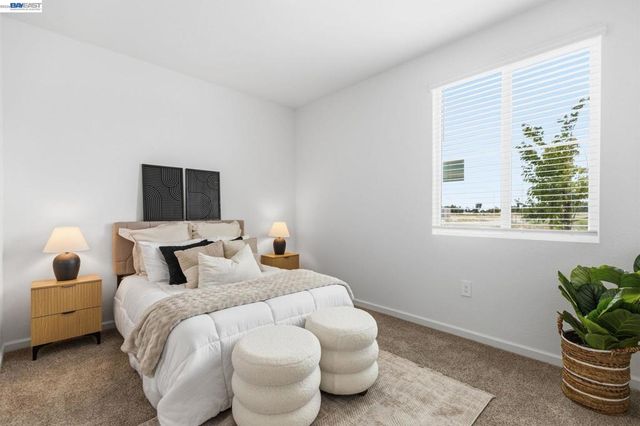 2261 Hewins Street, Manteca, CA 95337
