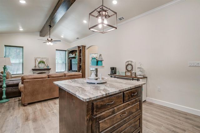 313 Broken Rd Road, Perrin, TX 76486