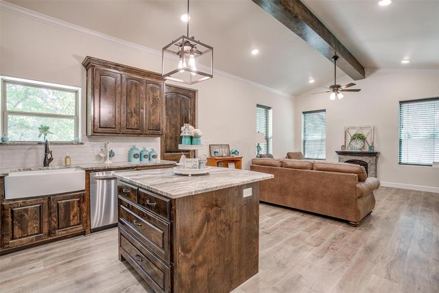 313 Broken Rd Road, Perrin, TX 76486