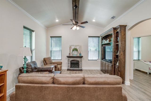 313 Broken Rd Road, Perrin, TX 76486
