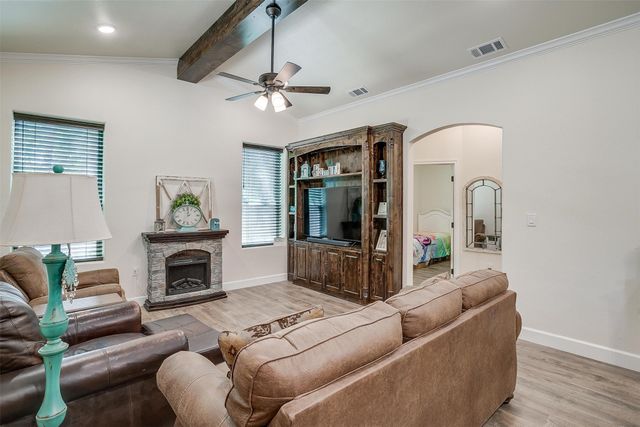 313 Broken Rd Road, Perrin, TX 76486