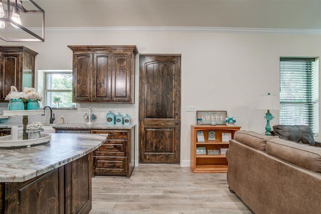 313 Broken Rd Road, Perrin, TX 76486
