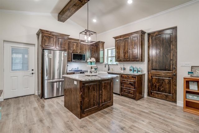 313 Broken Rd Road, Perrin, TX 76486