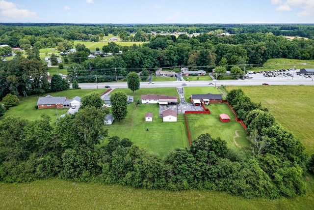 445 W Broad St, Smithville, TN 37166