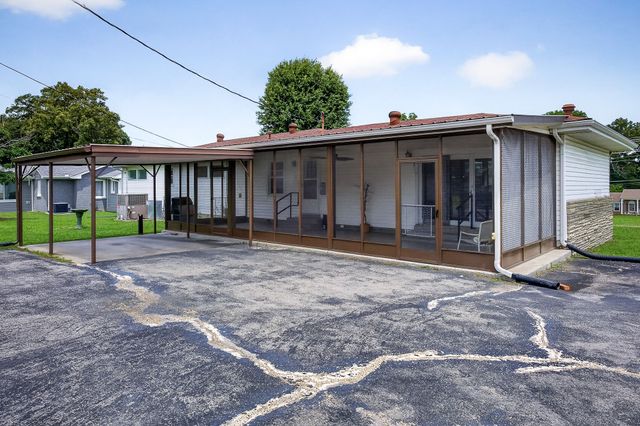 445 W Broad St, Smithville, TN 37166