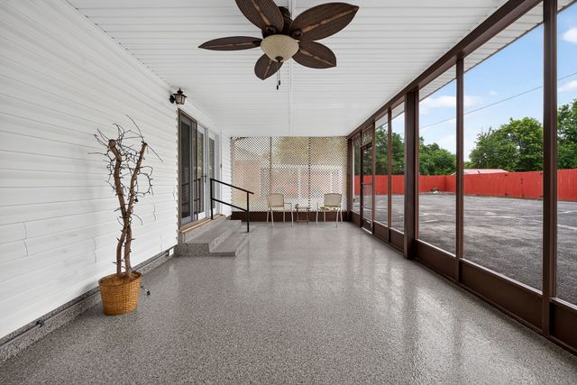 445 W Broad St, Smithville, TN 37166