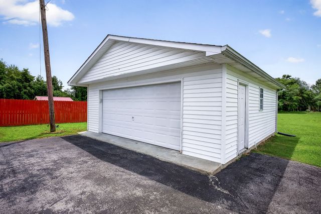 445 W Broad St, Smithville, TN 37166