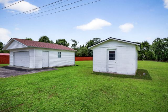 445 W Broad St, Smithville, TN 37166
