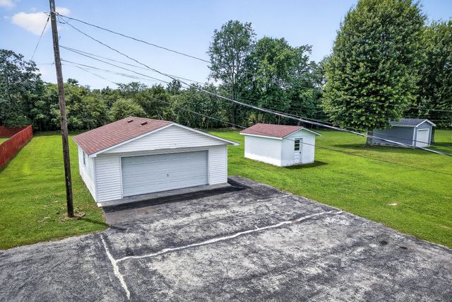 445 W Broad St, Smithville, TN 37166