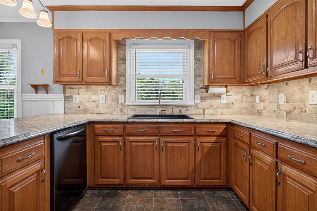 445 W Broad St, Smithville, TN 37166