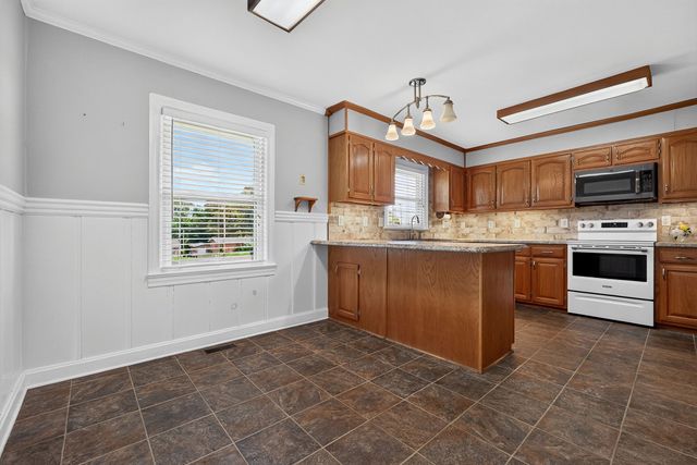 445 W Broad St, Smithville, TN 37166