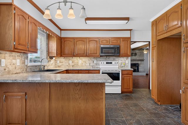 445 W Broad St, Smithville, TN 37166