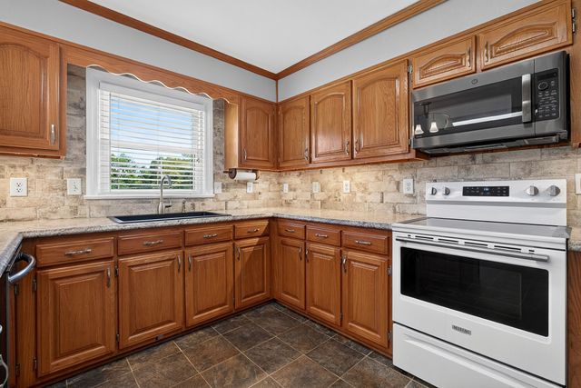445 W Broad St, Smithville, TN 37166