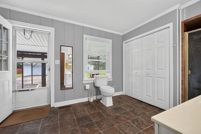 445 W Broad St, Smithville, TN 37166