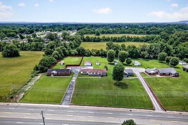 445 W Broad St, Smithville, TN 37166