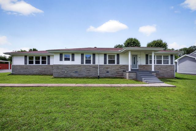 445 W Broad St, Smithville, TN 37166