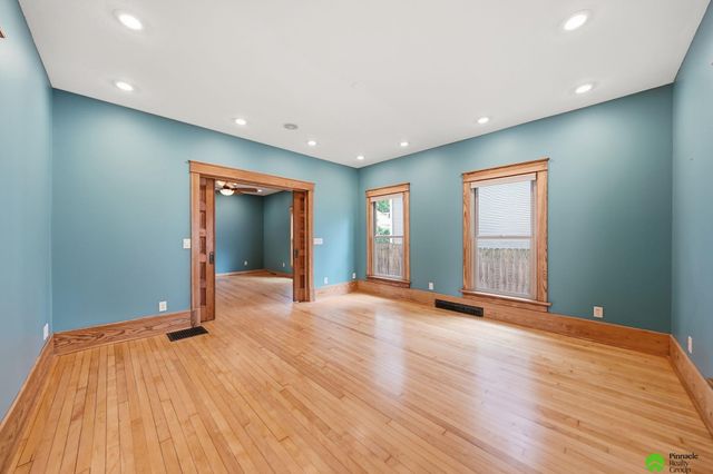 702 Sumner Street, Lincoln, NE 68502