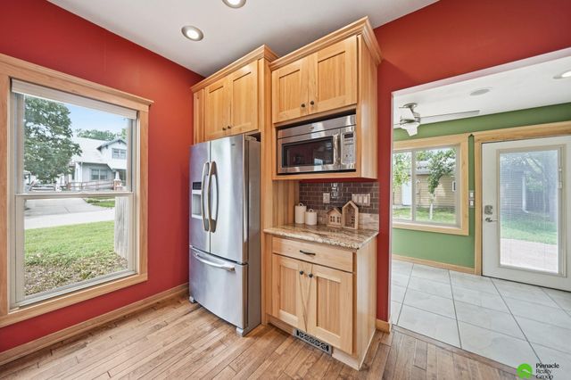 702 Sumner Street, Lincoln, NE 68502