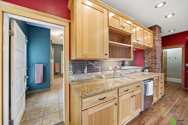702 Sumner Street, Lincoln, NE 68502