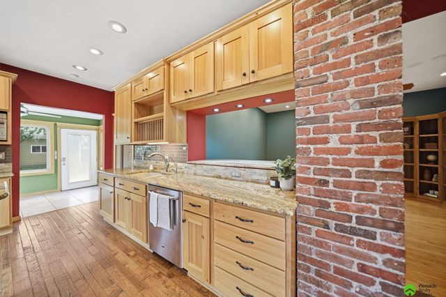 702 Sumner Street, Lincoln, NE 68502