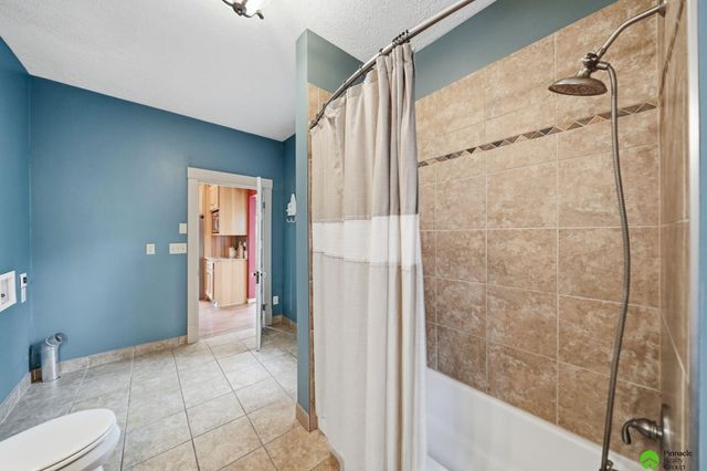 702 Sumner Street, Lincoln, NE 68502
